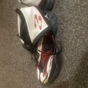 Jordan 28s oak hills perfect condition worn 2 times to a nice event